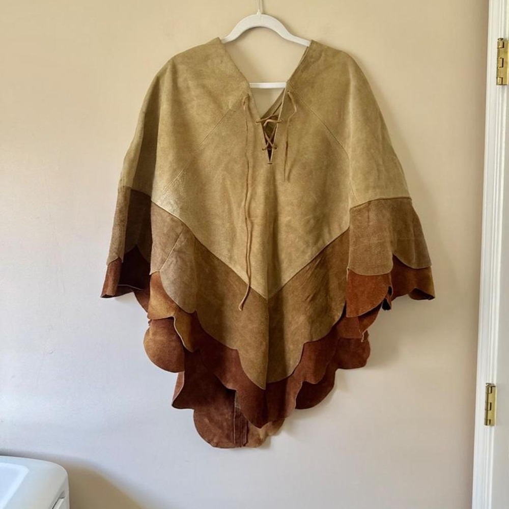 Vintage 70s Suede Genuine Leather Scallop Poncho brown red western prairie boho - Picture 2 of 8